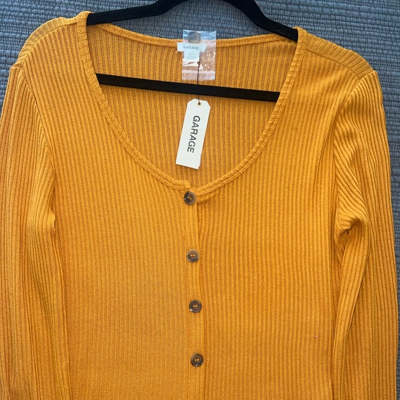 GARAGE mid-cropped long sleeve - Picture 1 of 2